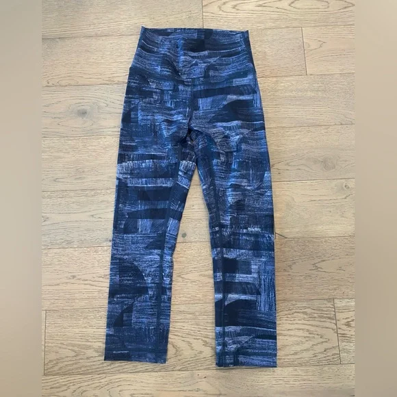 Lot of 4 capri leggings - lululemon, H&M - Picture 6 of 16